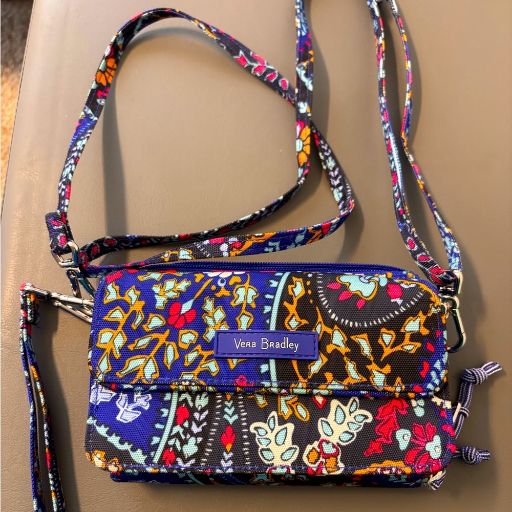 Vera Bradley crossbody RFID wallet bag. adjustable strap